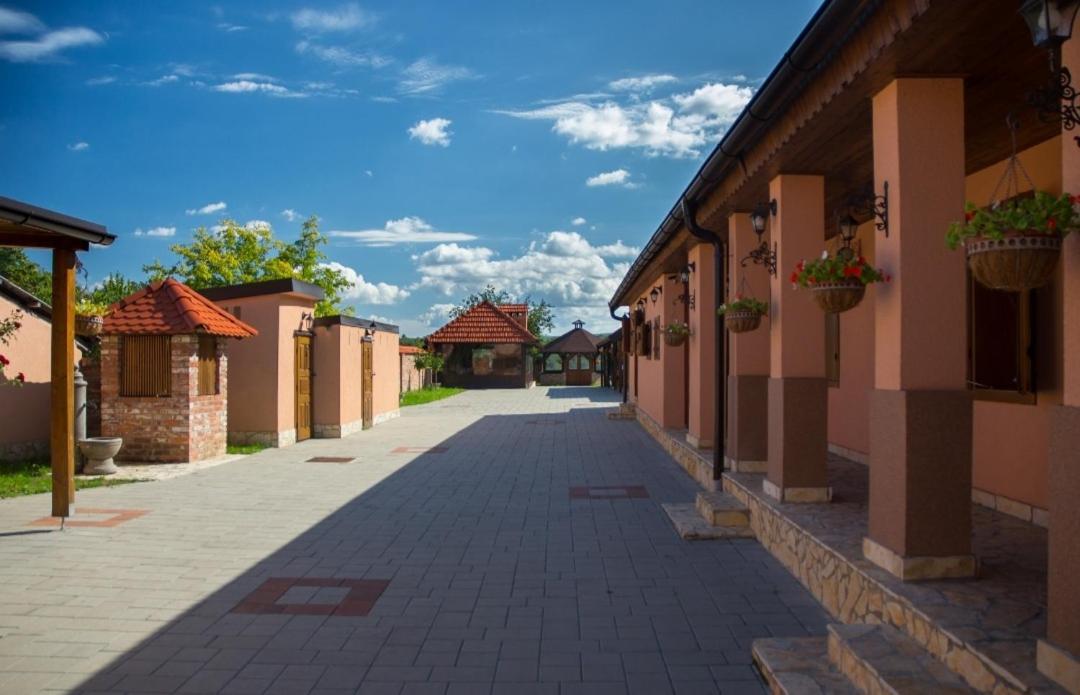 Apartmán Kuca Za Odmor Poppke Fericanci Exteriér fotografie